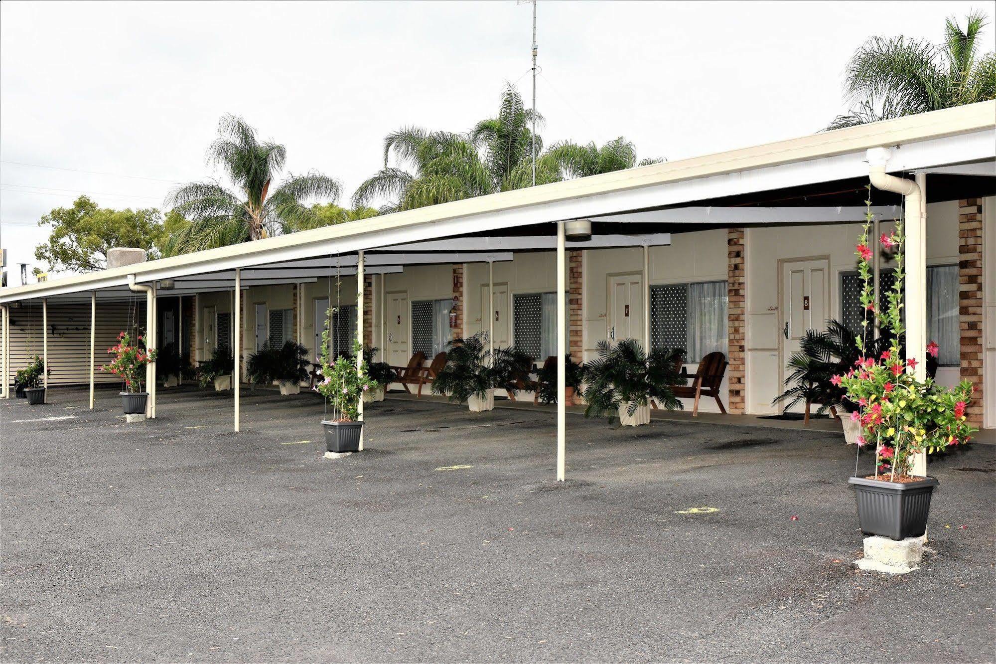 Chinchilla Motel מראה חיצוני תמונה