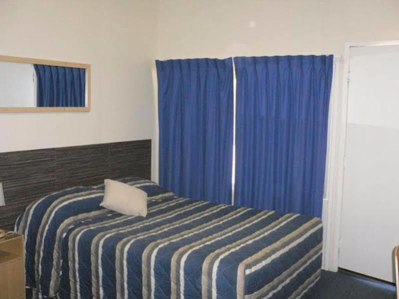 Chinchilla Motel מראה חיצוני תמונה